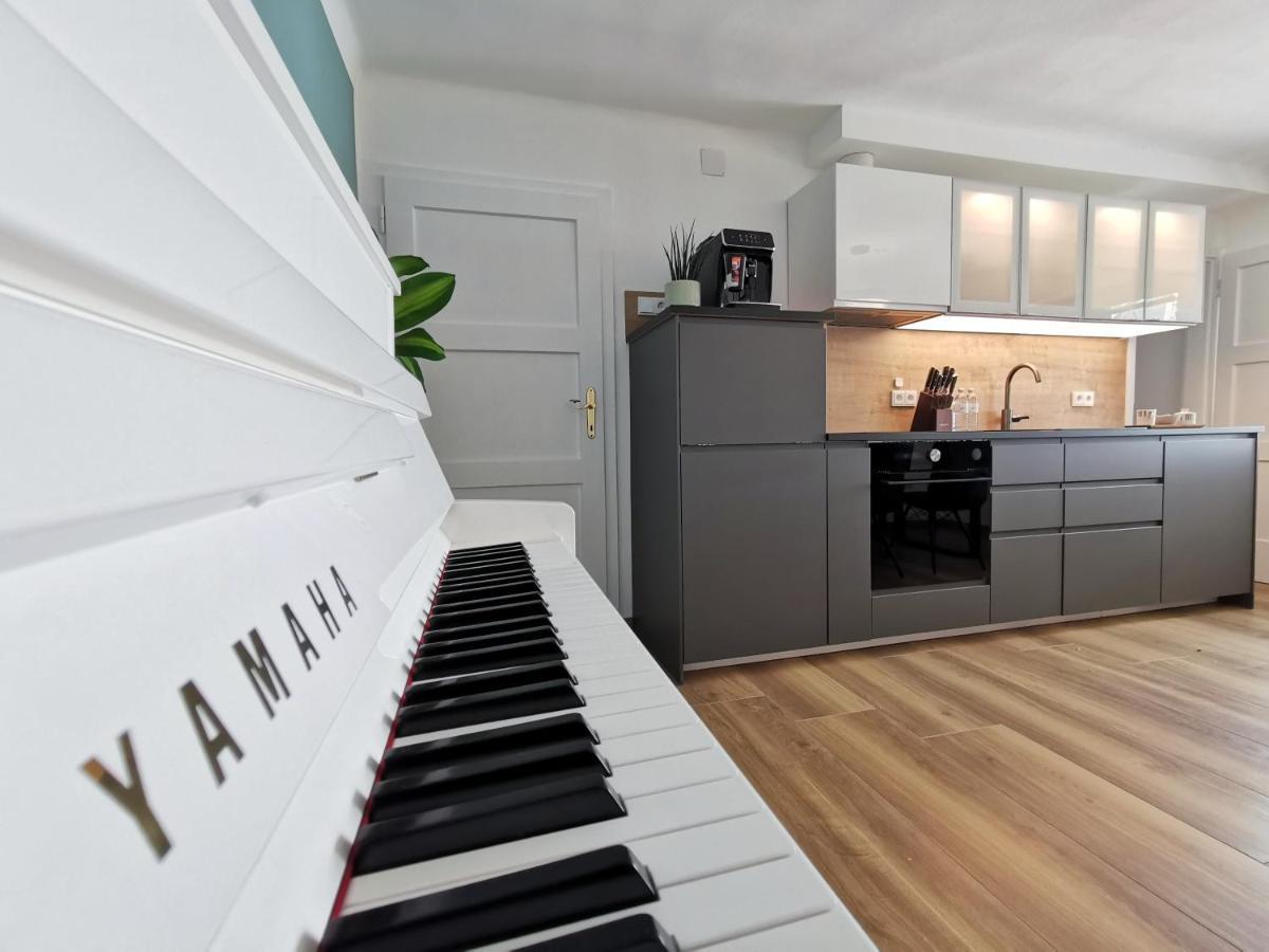 Neues City Center Piano Appartement Mit Netflix Klagenfurt am Woerthersee Exterior foto