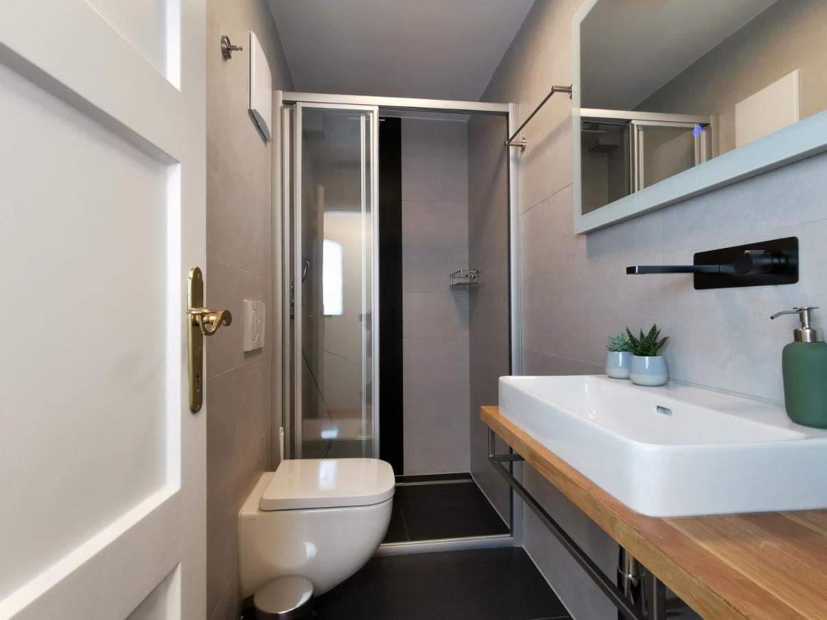 Neues City Center Piano Appartement Mit Netflix Klagenfurt am Woerthersee Exterior foto